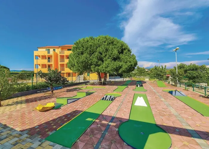 Apartment One-bedroom In Okrug Gornji Trogir