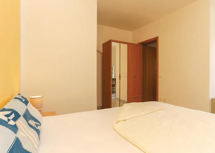 One-bedroom In Okrug Gornji *