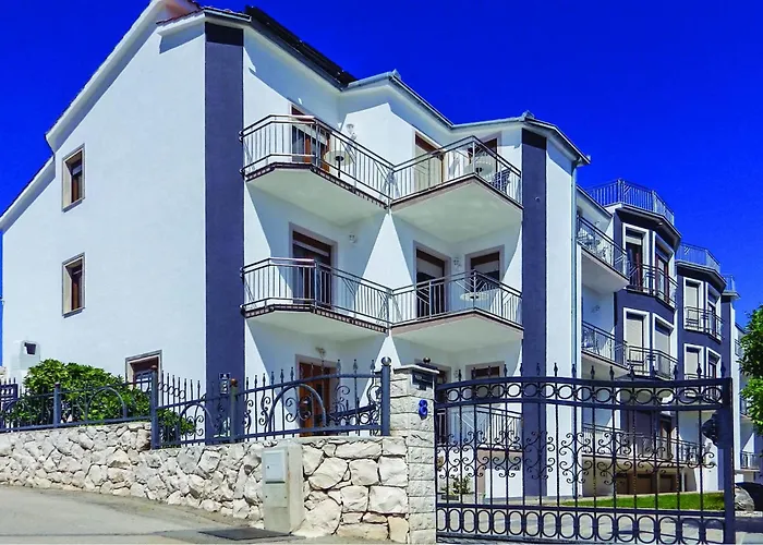 One-bedroom In Okrug Gornji Apartment *