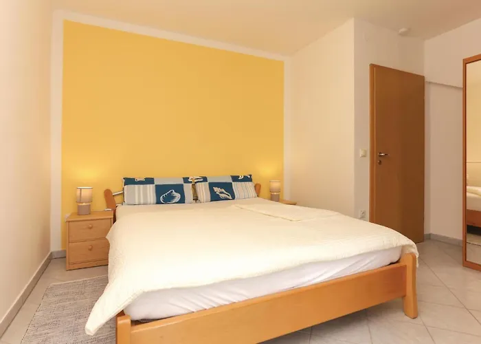 One-bedroom In Okrug Gornji Apartment *