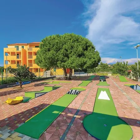 Apartman One-bedroom In Okrug Gornji Trogir