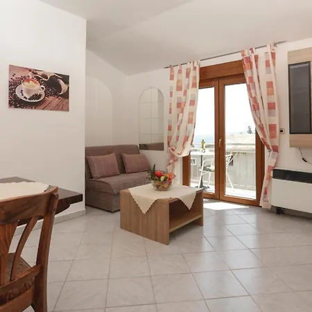 One-bedroom In Okrug Gornji Apartman *