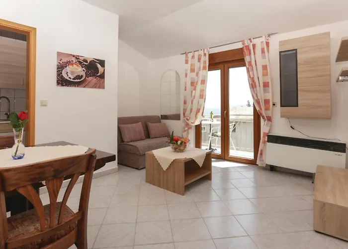 One-bedroom In Okrug Gornji 公寓 *