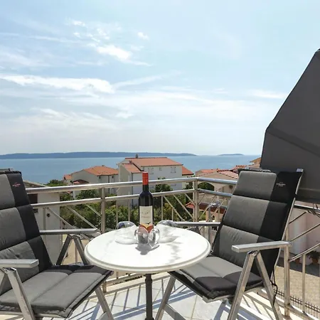 One-bedroom In Okrug Gornji Apartament